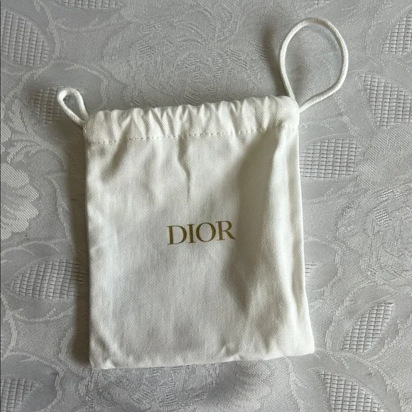 Dior Luxurious White and Gold Set - Picture 2 of 9